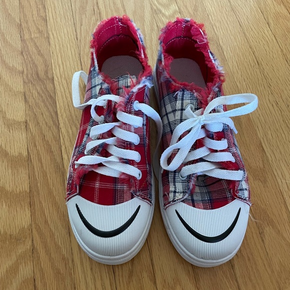 Casual plaid sneaker size 7 - Picture 2 of 6